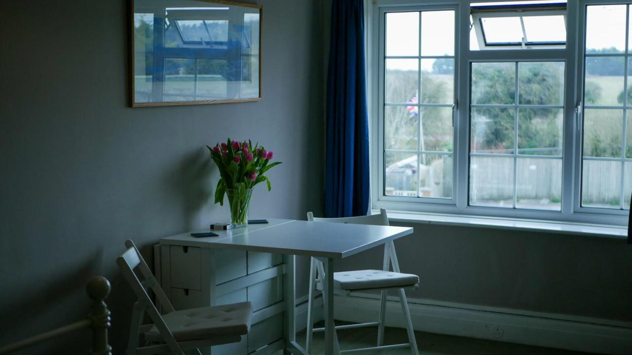 Ferienwohnung The Bustard Salisbury Exterior foto